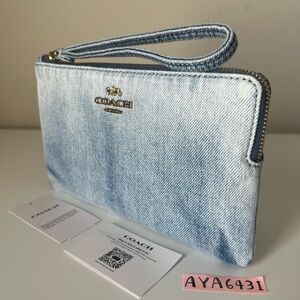 Coach Large Corner Zip Wristlet In Loved Denim🎈🎈
